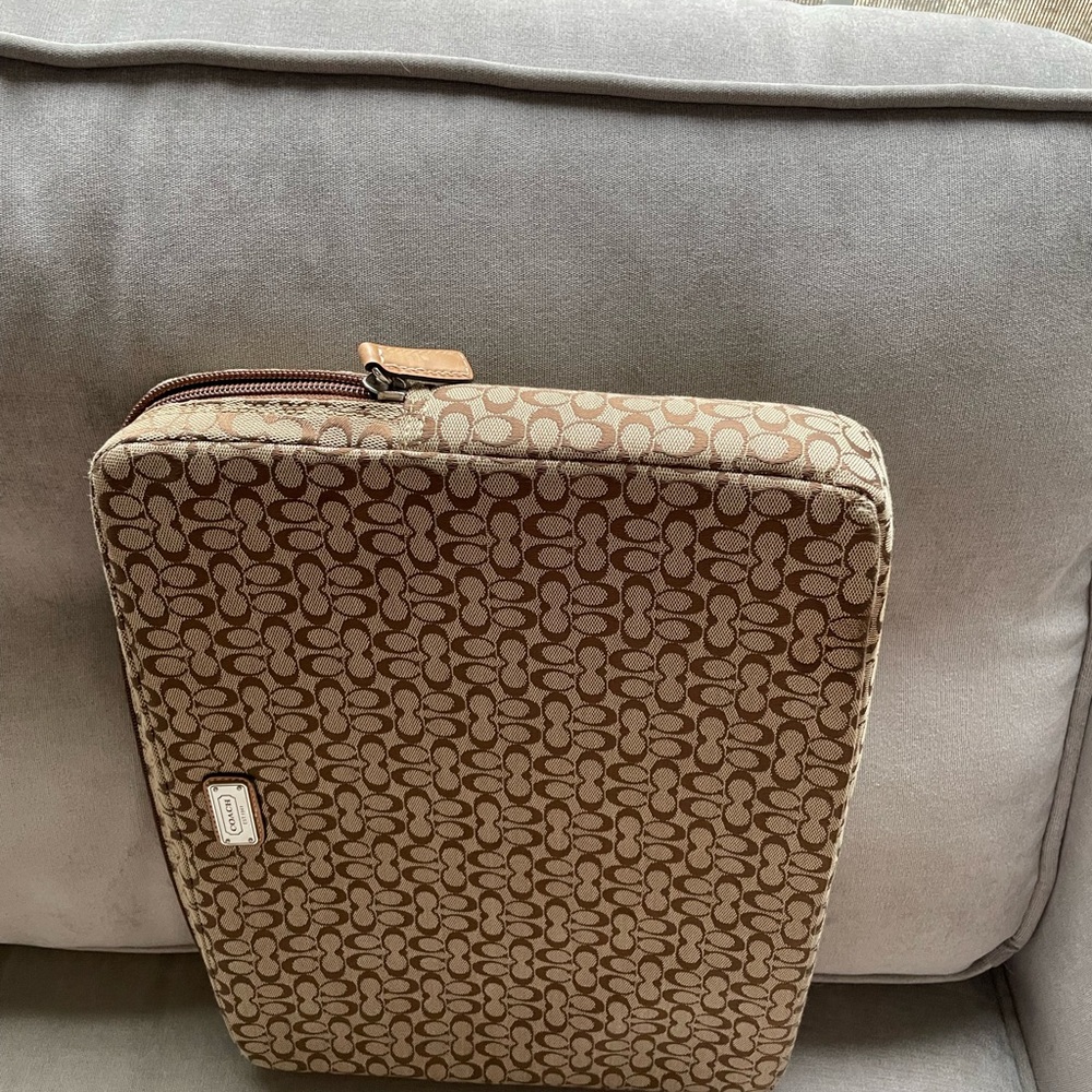 Coach Signature Jacquard Tan and Brown Computer Zip Sleeve Bag Clutch - Picture 4 of 6